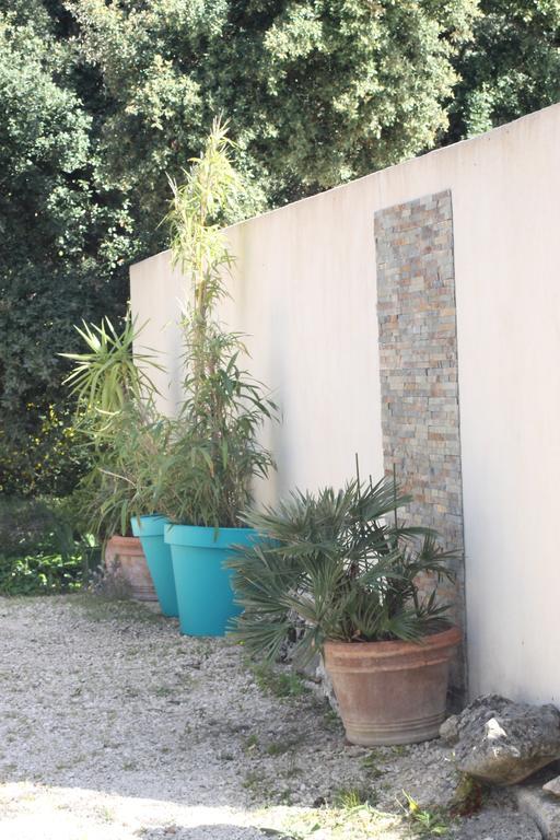 A L'Est D'Uzes Villa Saint-Siffret Eksteriør bilde
